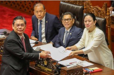 انڈونیشیا میں متنازعہ فوجی قانون منظور، سویلین امور میں فوجی اثر و رسوخ بڑھنے کا خدشہ