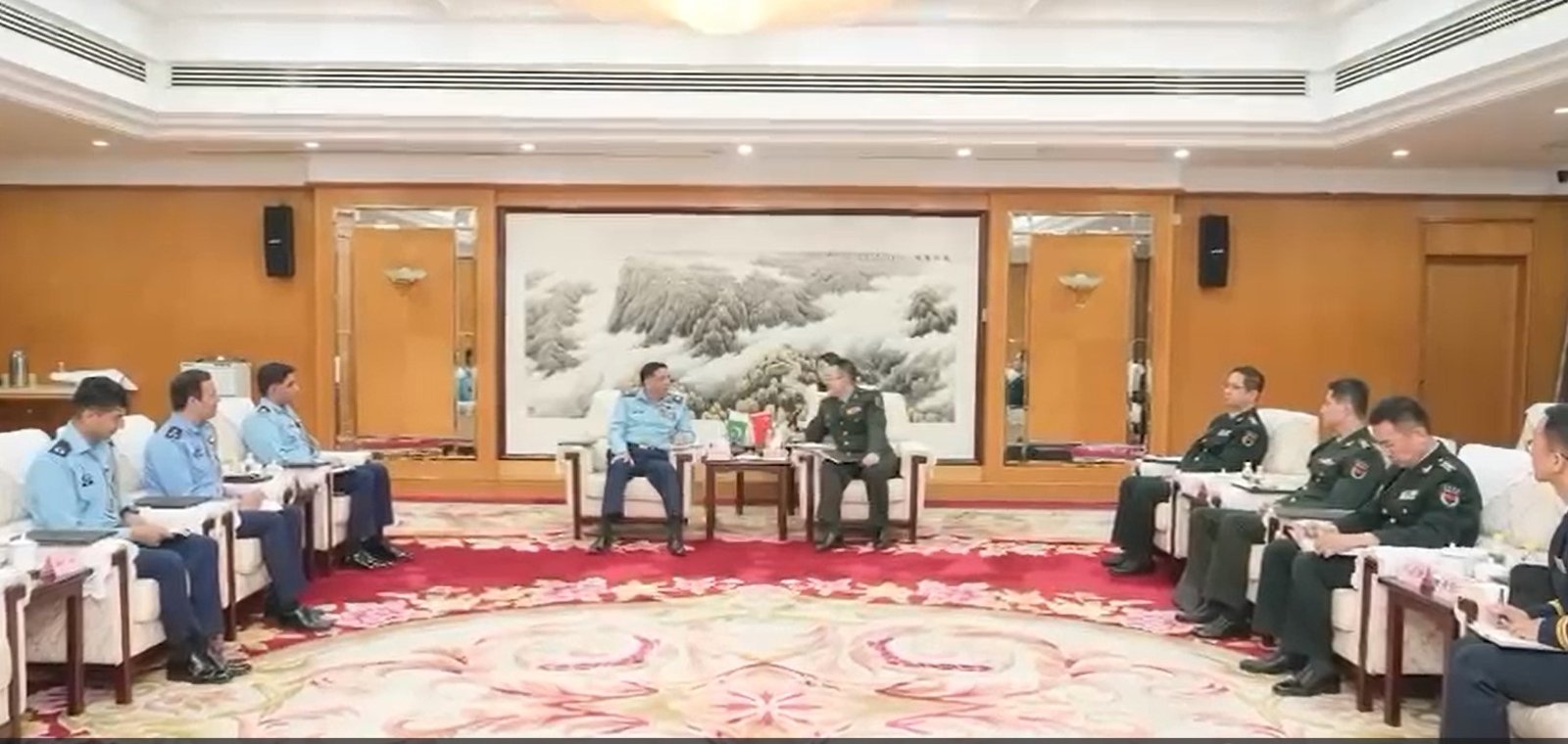 پاک فضائیہ کے سربراہ ایئر مارشل ظہیر احمد بابر کا دورہ چین