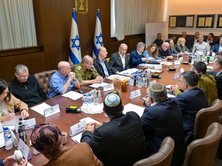 اسرائیلی وزیراعظم نیتن یاہو کے بعد دائیں بازو کے وزرا نے بھی امریکہ کی پیش کردہ سلامتی کونسل قرارداد میں شامل ممکنہ فلسطینی ریاست کے قیام کی کھل کر مخالفت کر دی ہے۔