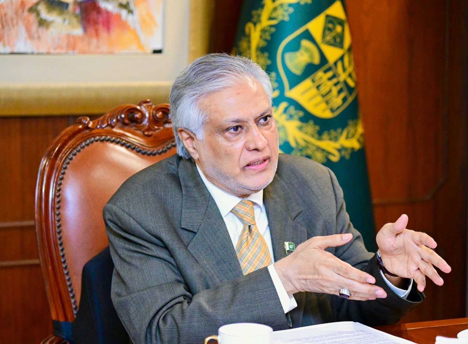 نائب وزیراعظم اسحاق ڈار کل بنگلہ دیش پہنچیں گے