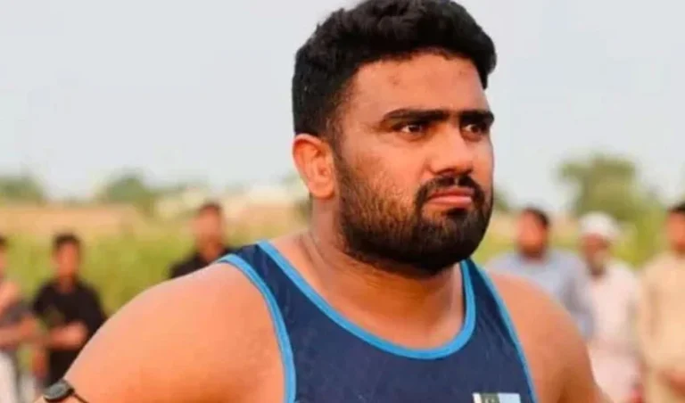 کبڈی میچ کے دوران کھلاڑی دل کا دورہ پڑنے سے انتقال کرگیا، ویڈیو سامنے آگئی
