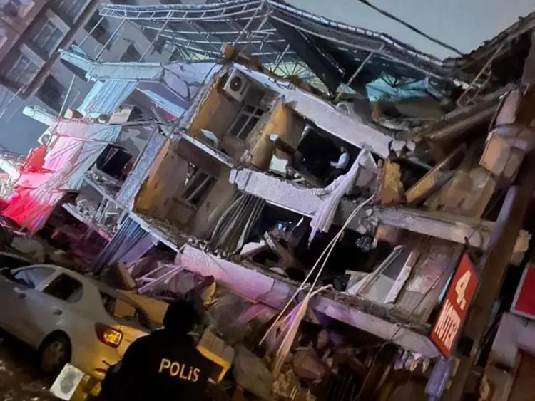 ترکیہ میں ایک بار پھر خوفناک زلزلہ، کئی عمارتوں کو شدید نقصان