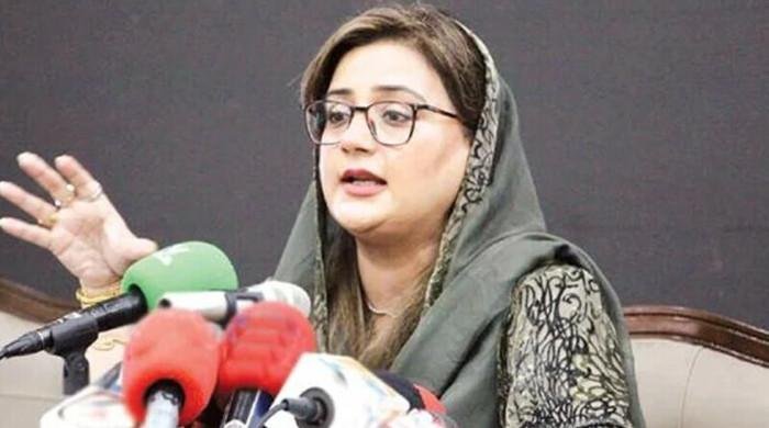 کے پی کے وزیراعلیٰ دو گھریلو خواتین کی لڑائی کی وجہ سے وزارت سے گئے: عظمیٰ بخاری