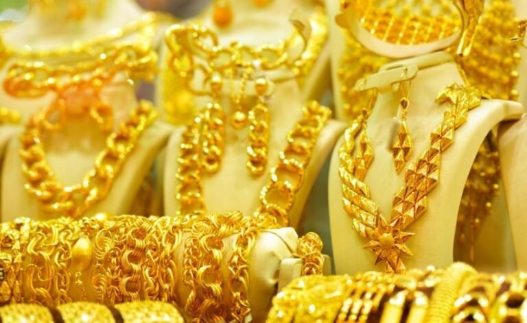 پاکستان میں فی تولہ سونا 6900 روپے مہنگا ہو کر تاریخی بلندی پر پہنچ گیا