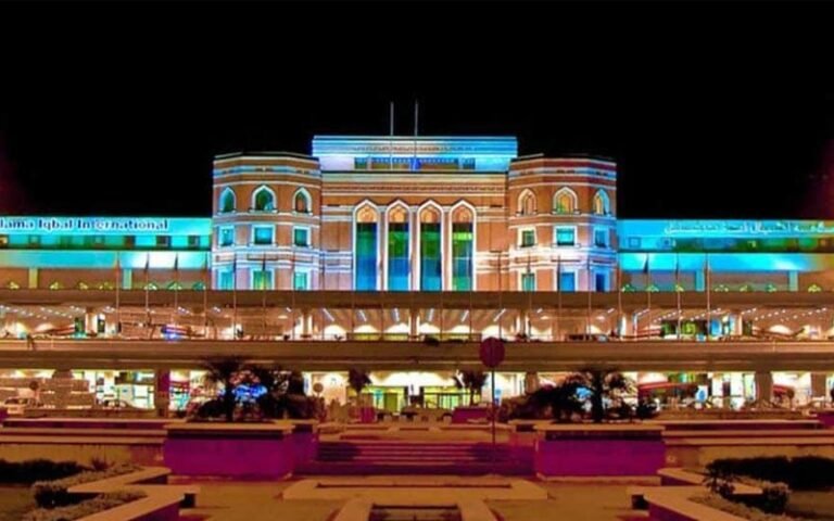 لاہور ایئرپورٹ پر مشتبہ بیگ سے کاسمیٹک انجیکشنز کی بھاری کھیپ برآمد