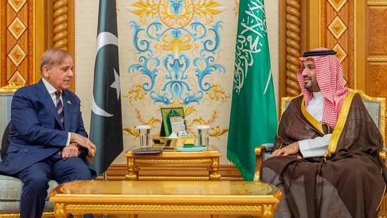 سعودی ولی عہد محمد بن سلمان سے وزیراعظم شہبازشریف کی ملاقات، تجارت اور سرمایہ کاری پر گفتگو