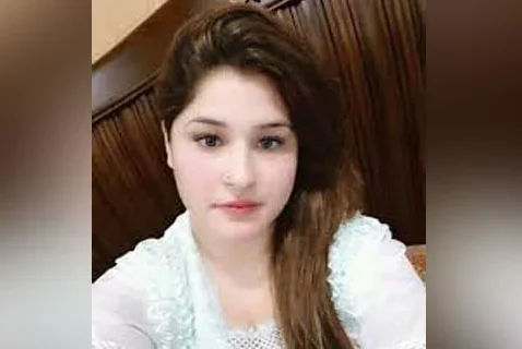 پشاور: رنگ روڈ پر فائرنگ سے اسٹیج ڈانسر منیبہ شاہ جاں بحق پشاور: رنگ روڈ پر فائرنگ سے اسٹیج ڈانسر منیبہ شاہ جاں بحق