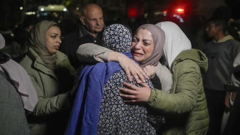 غزہ قیدیوں کا تبادلہ جاری : 20 اسرائیلی یرغمالی ریڈ کراس کے حوالے، 1,966 فلسطینی قیدی رہا