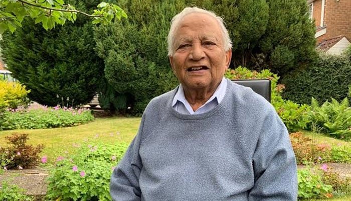 پاکستان کے سابق ٹیسٹ کرکٹر وزیر محمد انتقال کر گئے پاکستان کے سابق ٹیسٹ کرکٹر وزیر محمد انتقال کر گئے