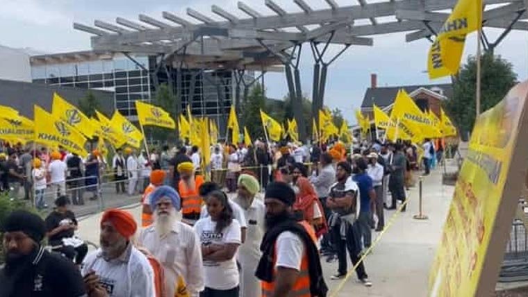 کینیڈا میں خالصتان ریفرنڈم: اوٹاوا میں سکھوں کی بڑی تعداد بھارت کے خلاف ووٹ دینے کے لیے میدان میں آ گئی