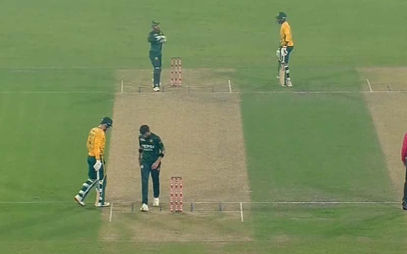 پاکستان اور جنوبی افریقہ کے درمیان تیسرا ون ڈے کل فیصل آباد میں ہوگا، سیریز فیصلہ کن مرحلے میں داخل