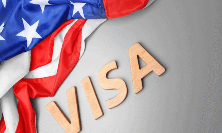 امریکا کا 19 ممالک کے شہریوں کی امیگریشن درخواستیں روکنے کا فیصلہ امریکی صدر ٹرمپ کا ہائی اسکلڈ ورکرز کے لیے ویزا شرائط سخت کرنے کا فیصلہ