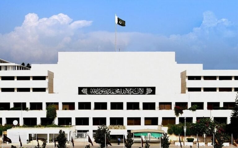 ستائیسویں آئینی ترمیم، حکومت کا سینیٹ میں بھی مطلوبہ تعداد پوری ہونے کا دعویٰ