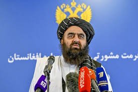 افغان وزیر خارجہ امیر خان متقی کا اعلان: “افغان سرزمین کسی ملک کے خلاف استعمال نہیں ہوگی” — علما کی قرارداد کی توثیق