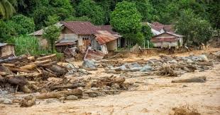 انڈونیشیا: شدید سیلاب اور لینڈ سلائیڈنگ سے 900 سے زائد ہلاک، خوراک کی کمی اور امدادی بحران انڈونیشیا: شدید سیلاب اور لینڈ سلائیڈنگ سے 900 سے زائد ہلاک، خوراک کی کمی اور امدادی بحران