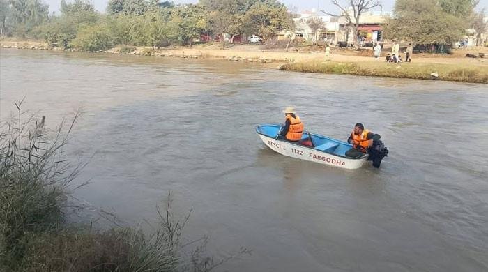 سرگودھا: 35 سالہ باپ نے 3 سالہ بیٹی سمیت نہر میں چھلانگ لگا دی