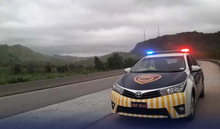 پشاور ہائی کورٹ نے موٹر وے پر بغیر ایم ٹیگ گاڑیوں سے جرمانہ وصولی کو روک دیا