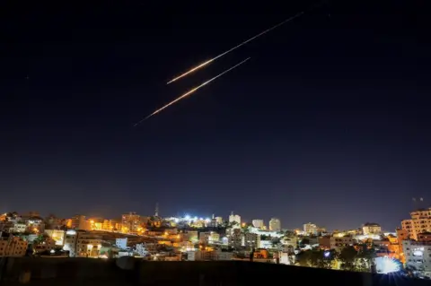 امریکہ کا ایران میں غیر فوجی اہداف کو نشانہ بنانے کے امکان پر غور