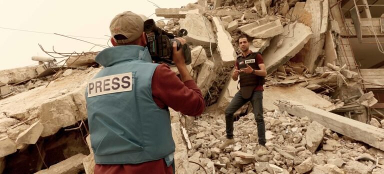 اسرائیلی حملوں کے دوران غزہ میں 3 صحافیوں سمیت 8 فلسطینی شہید، لبنان پر بھی میزائل حملے