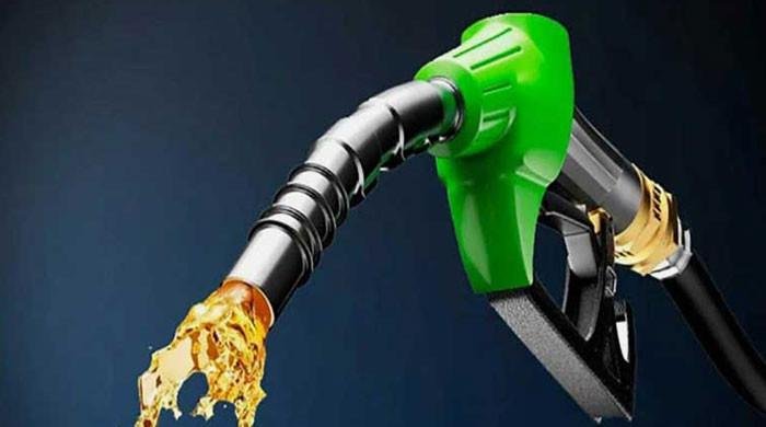 حکومت نے ڈیزل کی قیمت میں 11 روپے 30 پیسے فی لیٹر اضافہ کردیا