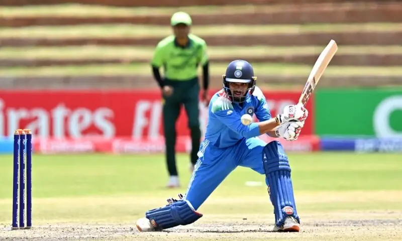 انڈر 19 ورلڈ کپ: بھارت نے پاکستان کو جیت کے لیے 253 رنز کا ہدف دے دیا