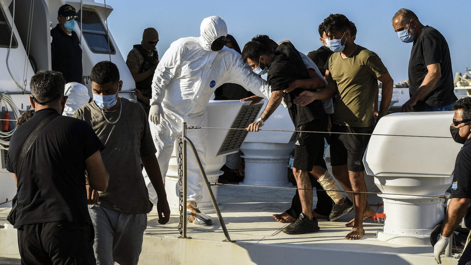 Boat accident near Greek coast, 2 migrants dead, 26 people rescued