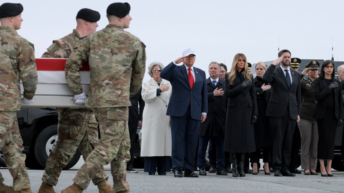 Bodies of first 6 US soldiers killed in Iran-US tensions return, Trump salutes