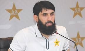 Misbah-ul-Haq sends defamation notice to Ahmed Shehzad