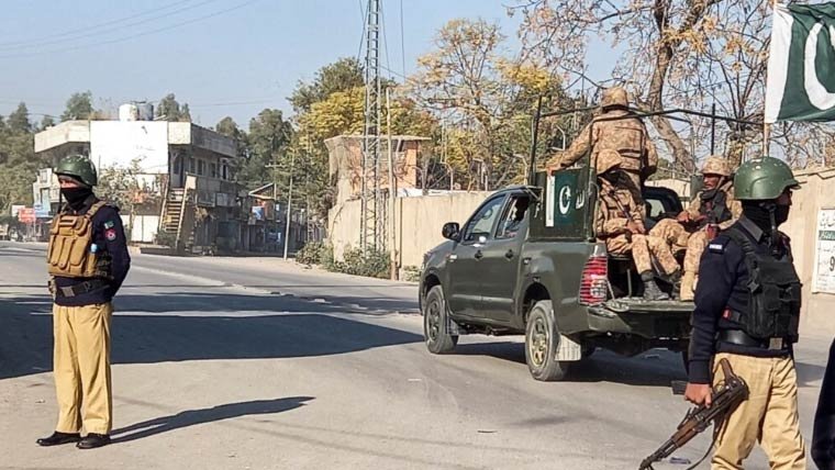 بنوں میں تھانہ ڈومیل کے قریب خودکش دھماکا،5 افراد شہید،4زخمی