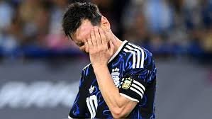 Lionel Messi became emotional, could not hold back tears in the last match on home ground