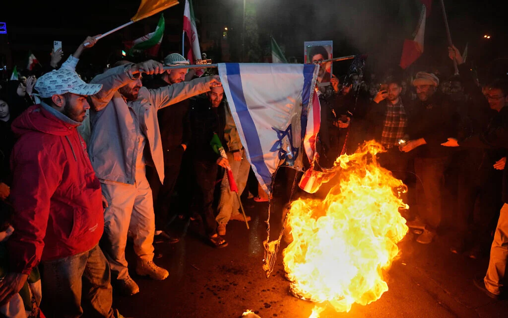 Ceasefire announcement: Citizens in Iran take to the streets, chanting victory slogans, burning American and Israeli flags