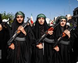 Pro-government protests intensify in Iran, women carrying weapons also emerge