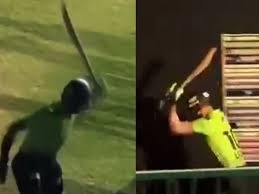 Shaheen Afridi out for zero, breaks the call in anger