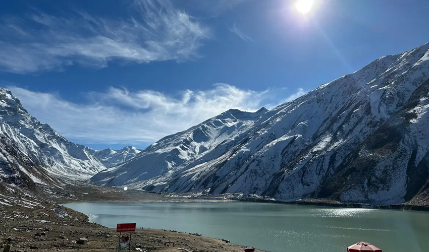 6 ماہ کے طویل وقفے کے بعد جھیل سیف الملوک روڈ کھولنے کیلئے کام کا آغاز ہوگیا