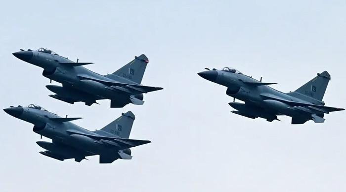 اسرائیلی حملے کے خدشے پر پاکستانی لڑاکا طیاروں نے ایرانی وفد کو سکیورٹی حصار میں ایران واپس پہنچایا: خبررساں ایجنسی