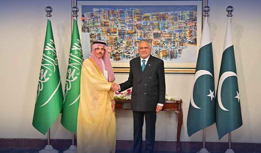 وزیر خارجہ کے سعودی عرب، ترکیہ اور مصر کے وزرائے خارجہ سے رابطے، جنگ بندی کے عزم کو برقرار رکھنا ضرور قرار