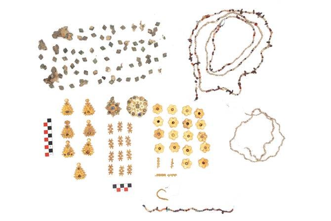43 gold ornaments from the Abbasid era discovered in the historical site of Zaria in Saudi Arabia