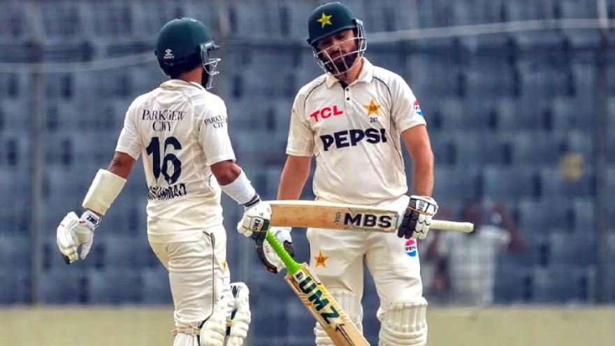 Dhaka Test: Pakistan all out for 386, Bangladesh take a 34-run lead