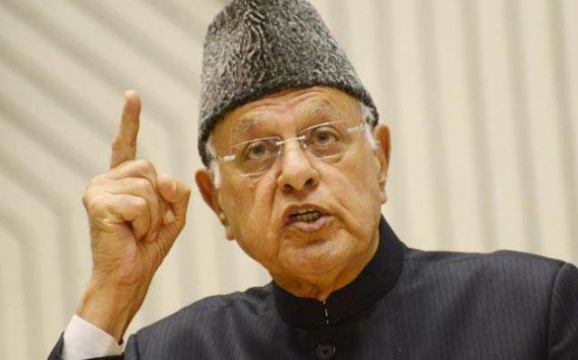 مقبوضہ کشمیر کے سابق وزیر اعلیٰ فاروق عبداللہ نے پاکستان سے مذاکرات کی حمایت کر دی