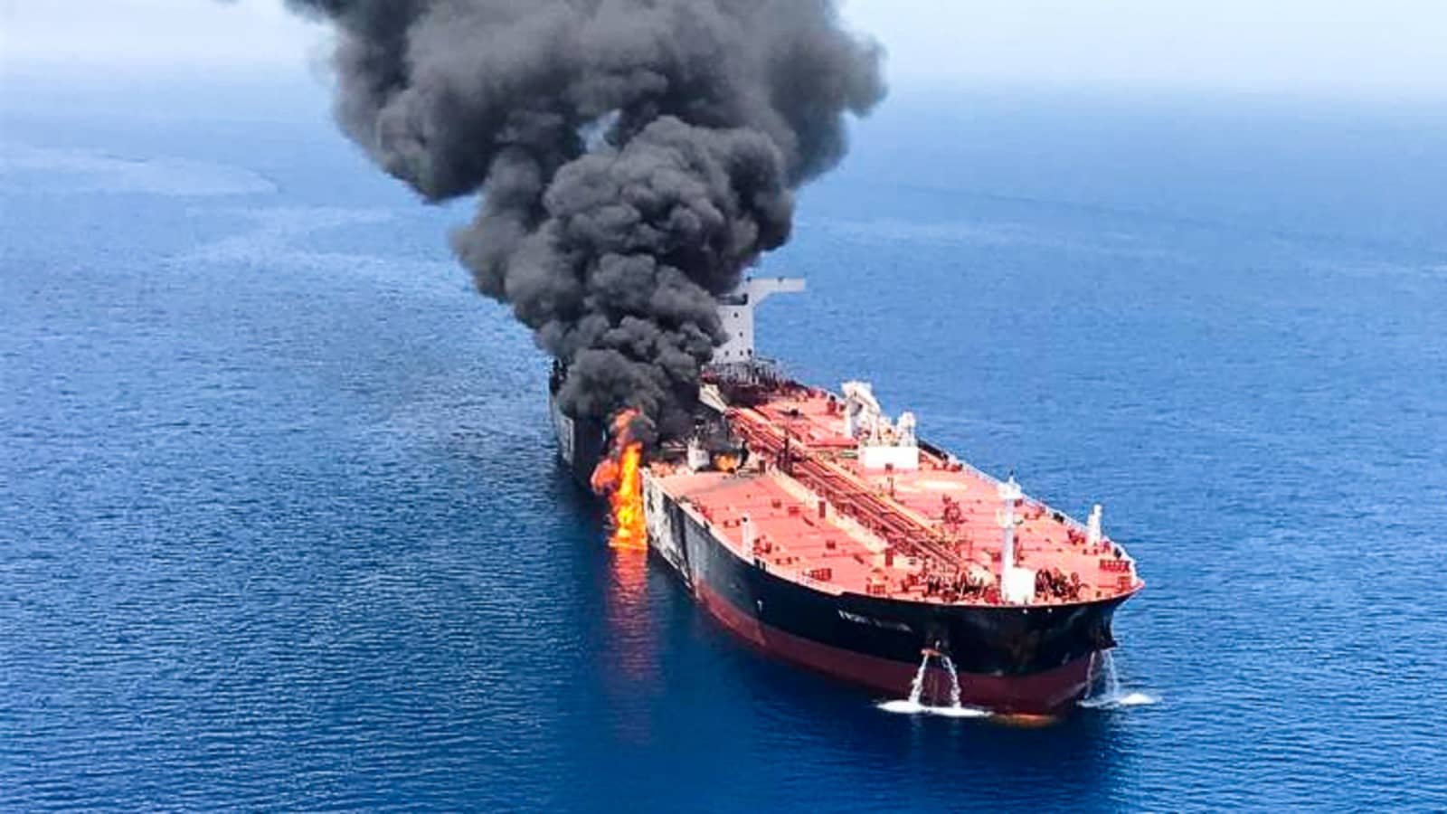 Oil tanker attacked near Fujairah, tension persists in the Strait of Hormuz