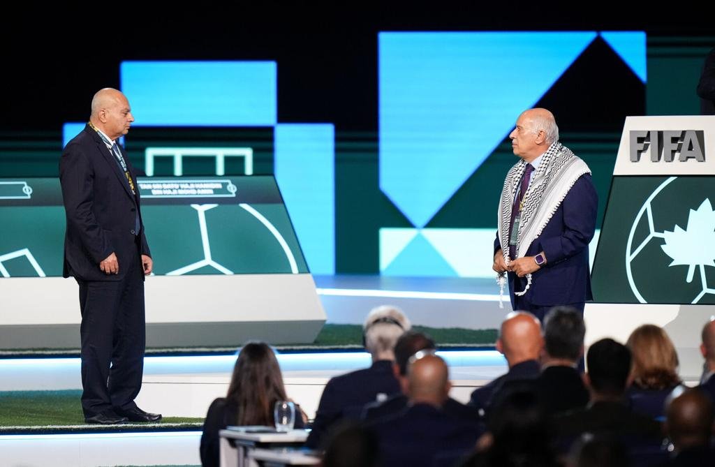 Palestinian official refuses to shake hands with Israeli representative at FIFA Congress
