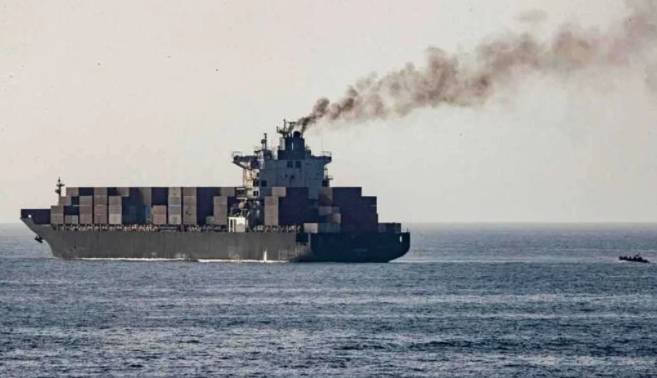 US hands over seized Iranian ship and crew to Pakistan
