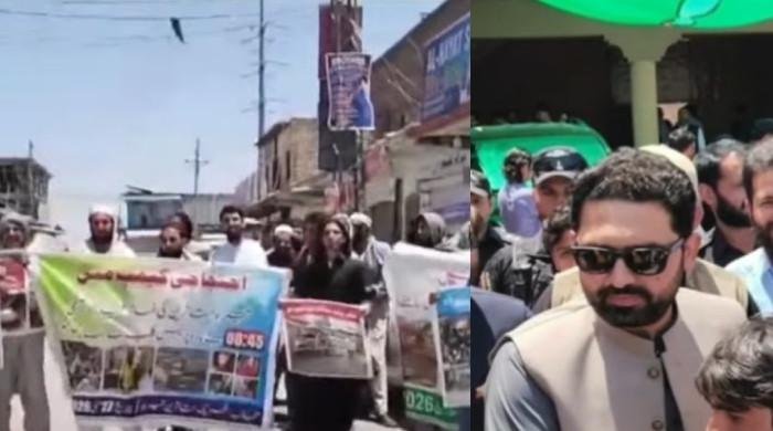 وزیر اعلیٰ سہیل آفریدی کی آبائی علاقے وادی تیرہ آمد پر مظاہرین کا ان کے گھر کے باہر احتجاج