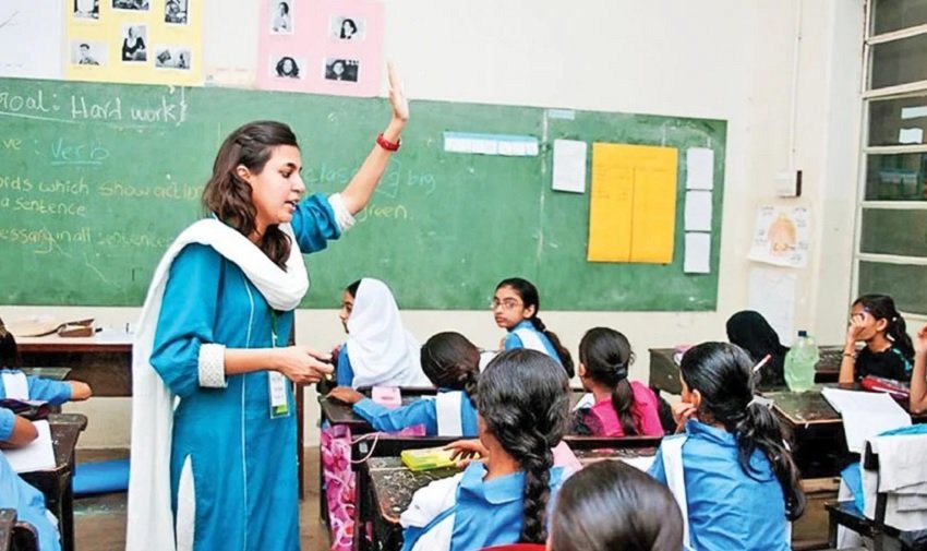 پنجاب میں تعلیمی نصاب مرحلہ وار تبدیل کرنے کا فیصلہ