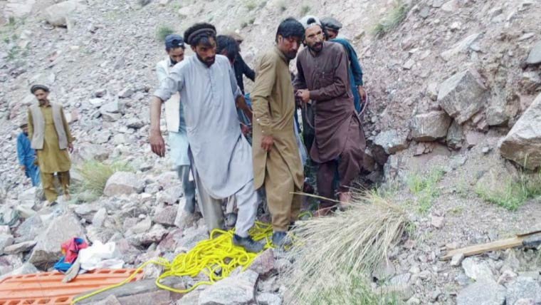 کوہستان: گلگت سے پنڈی جانے والی کار کو حادثہ، 6 افراد جاں بحق