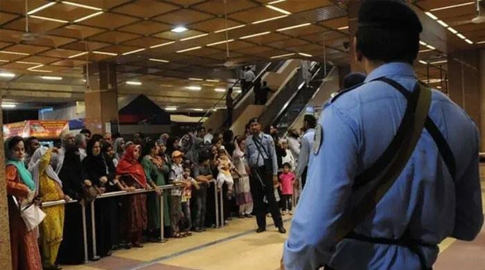 ایف آئی اے نے سال 2025 میں 39 ہزار سے زائد مسافروں کو سفر سے روکا
