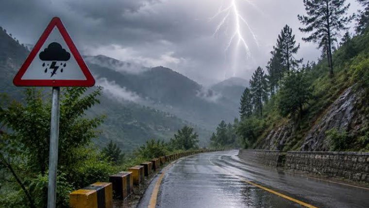 ملک کے بیشتر حصوں میں گرمی اور حبس برقرار، بالائی علاقوں میں بارش کا امکان
