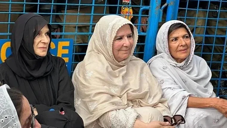 علیمہ خان، عظمیٰ خان اور نورین نیازی کی نظربندی میں 30 روزکی توسیع