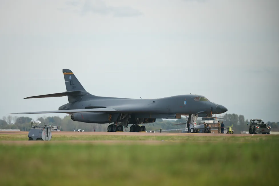 سیکیورٹی خدشات، امریکہ نے RAF فیئرفورڈ سے B-1 طیارے ہٹا لیے