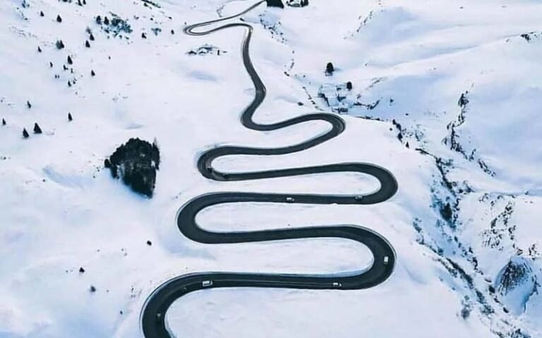 برف ہٹا کر بابو سر ٹاپ سڑک کو ٹریفک کیلئے کھول دیا گیا